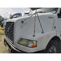 VOLVO VNM Hood thumbnail 3